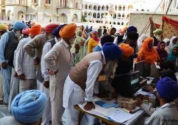 centre to grant citizenship to persecuted hindus sikhs fleeing pakistan bangladesh