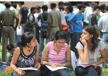 delhi university cut offs soar beyond perfect 100 thousands disappointed