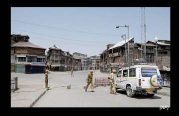 protests in anantnag after curfew relaxed