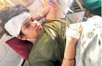 daredevil mumbai teenager saves a woman after fall from train