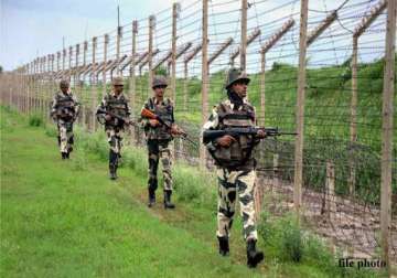 pakistan violates ceasefire targets indian posts in 3 sub sectors