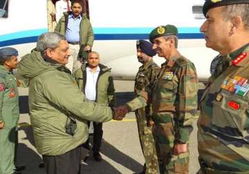 defence minister parrikar visits siachen meets troops