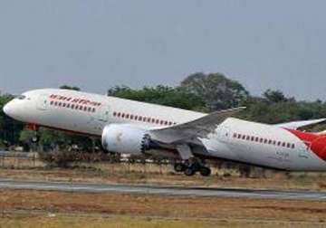 crack in wind shield forces air india flight to return