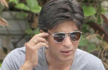 shah rukh s pep talk to exhibitors carried the day for mnik