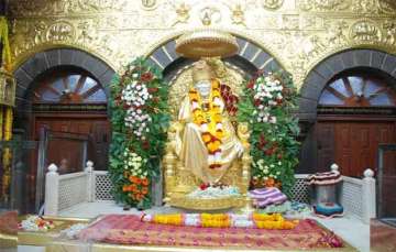 record rs 11.5 cr cash 2.75 kg gold 16 kg silver donated to shirdi sai baba temple