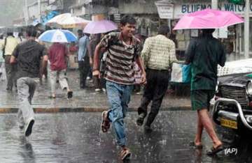 rains disrupt normal life claim 9 lives in thane mumbai