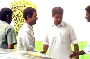 join politics for change rahul tells young mumbaikars