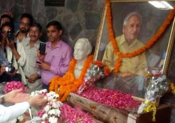 people throng rock garden to bid adieu to nek chand