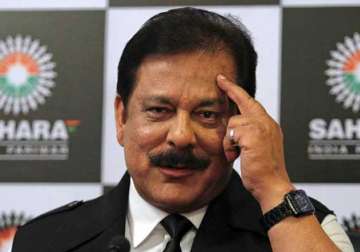 court issues warrant for subrata roy s appearance in it case