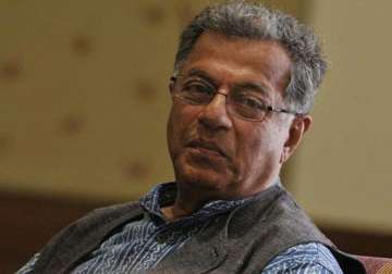 girish karnad offers apology over remarks on kempegowda