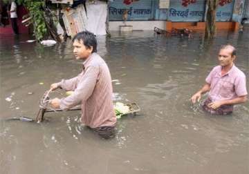 22 killed as heavy rains lash gujarat normal life hit