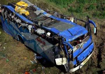 seven killed nine injured as bus falls into gorge in himachal pradesh