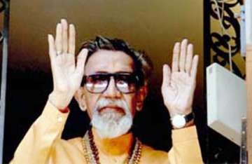 deshmukh was only marathi in delhi with self respect thackeray