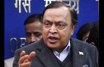 deora discusses petrol diesel price hike with parties