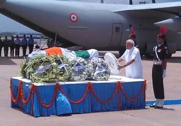 apj abdul kalam s body arrives in delhi