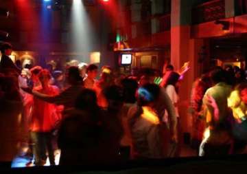 why can t delhi have a nightlife like mumbai