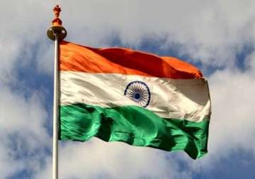 manohar parrikar hoists india s largest tallest tricolour in ranchi
