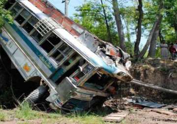14 killed in jammu accident as mini bus fell into gorge