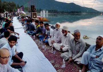 asia s longest iftar held at the banks of dal lake in srinagar