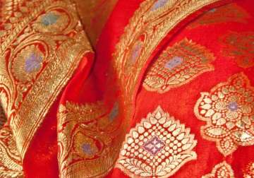 kashi weavers pack 100 benarasi saris for michelle obama