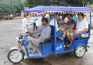 delhi govt to regulate e rickshaws to bring in more buses
