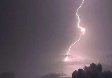 lightning kills eight in uttar pradesh