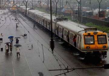 rain brings relief to mumbai one dead