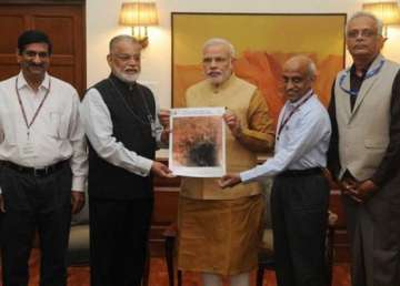 pm narendra modi tweets mars picture sent by mangalyaan