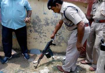 hazaribagh shoot out 19 cops suspended