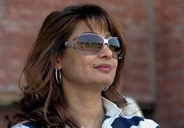 sunanda pushkar was distraught and ill weeks before her death claims a friend