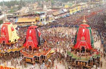 woman dies three injured during puri rath yatra