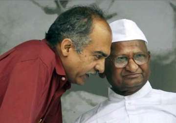 after aap leaders prashant bhushan meets anna hazare over janlokpal bill