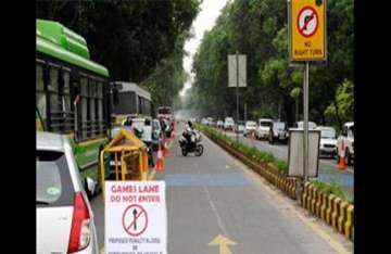 delhi govt no to blocking of cwg lanes 17 hrs a day