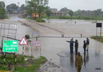 heavy rains in madhya pradesh six dead