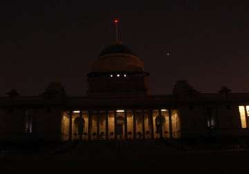 earth hour rashtrapati bhavan cst iaf stations switched off lights for an hour