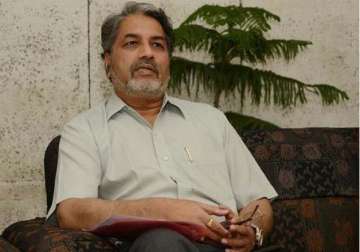 iit delhi faculty forum backs director