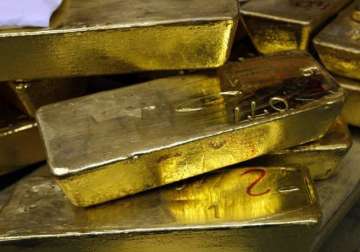 gold worth rs 91 lakh seized at chennai kochi airports