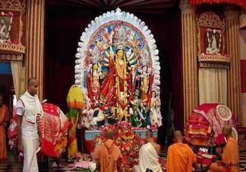 up pandals to have puja with a message