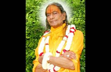 sant kripalu maharaj vanishes after stampede kills 65 women children