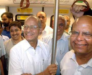 metro man sreedharan takes part in hyderabad metro train test run