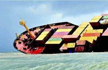goods worth 55 000 crore stuck in gujarat ports