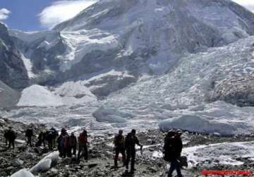 20 indian mountaineers stuck at 18k ft desperately call for govt help