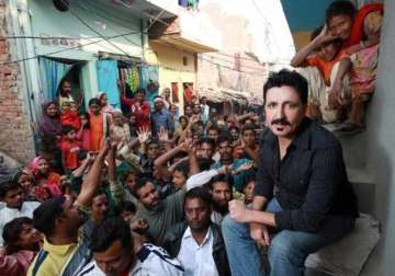 millionaire nri robin raina to gift 6 000 homes to homeless people in delhi/ncr