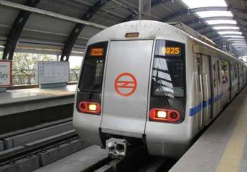 5 of the delhi metro stations to get wi fi soon