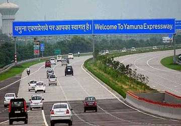 toll on yamuna expressway hiked