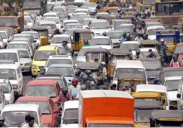 delhi govt seeks ban on diesel vehicles in neighbouring states too