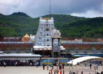 pilgrims offer rs 832 crore to tirumala temple in 2014