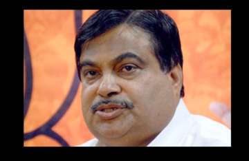 gadkari calls lalu mulayam sonia s dogs