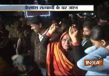 vidisha residents celebrate as satyarthi receives nobel