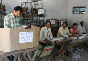 election commission reverses its decision of showing polls live through webcast